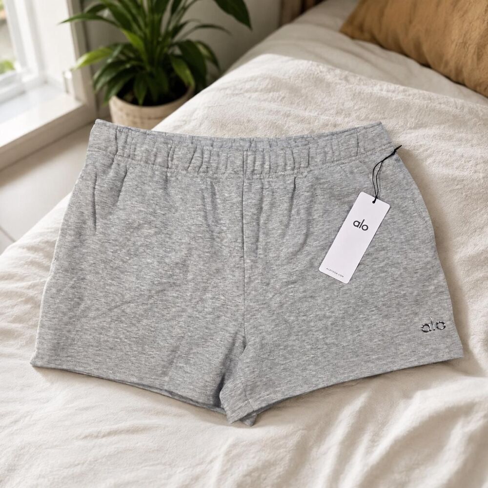 Alo Accolade Shorts – Heather Grey